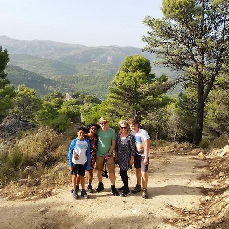 Finca Las Morenas Yunquera Eksteriør billede