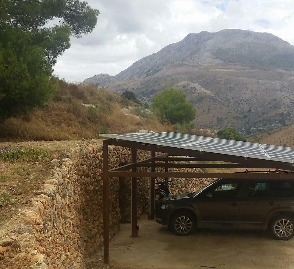 Finca Las Morenas Yunquera Eksteriør billede